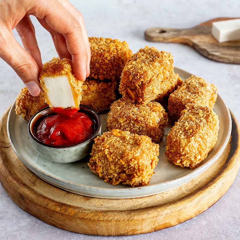 Frittierter veganer Feta mit Tartarsauce