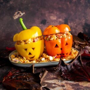 Vegane gefüllte Paprika für Halloween