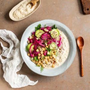 Veganer herzhafter Frühstücks-Porridge