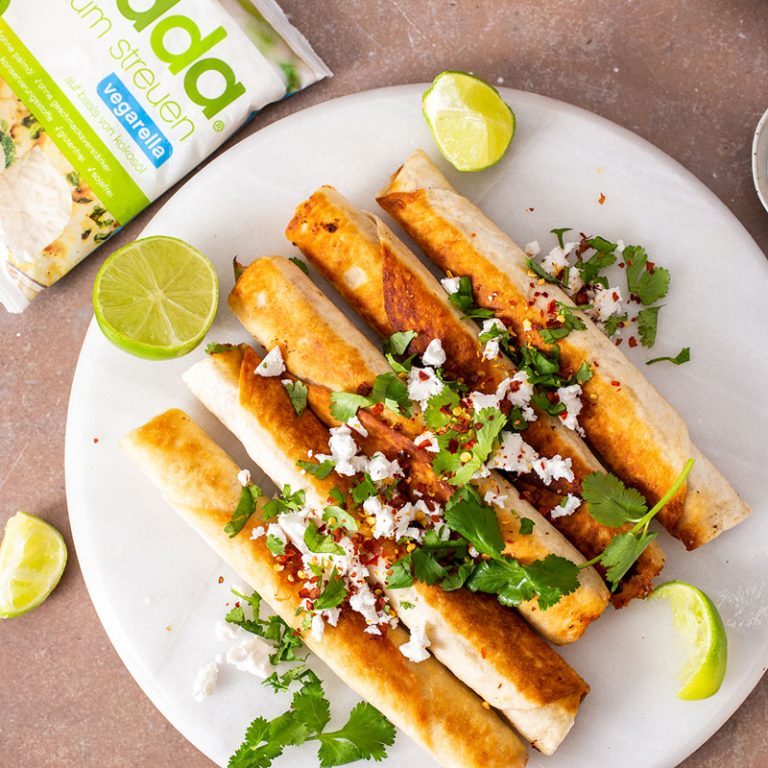 Vegane Taquitos mit Käse, Bohnen und Mais - bedda world